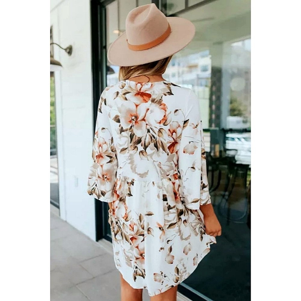 LAST ONE! Plus Size AURELIA Floral V-Neck Mini Dress - Picture 4 of 6